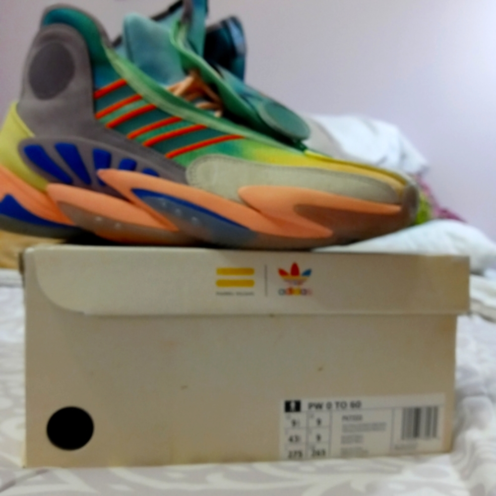Adidas Basketball Shoes - Picture 2 of 4